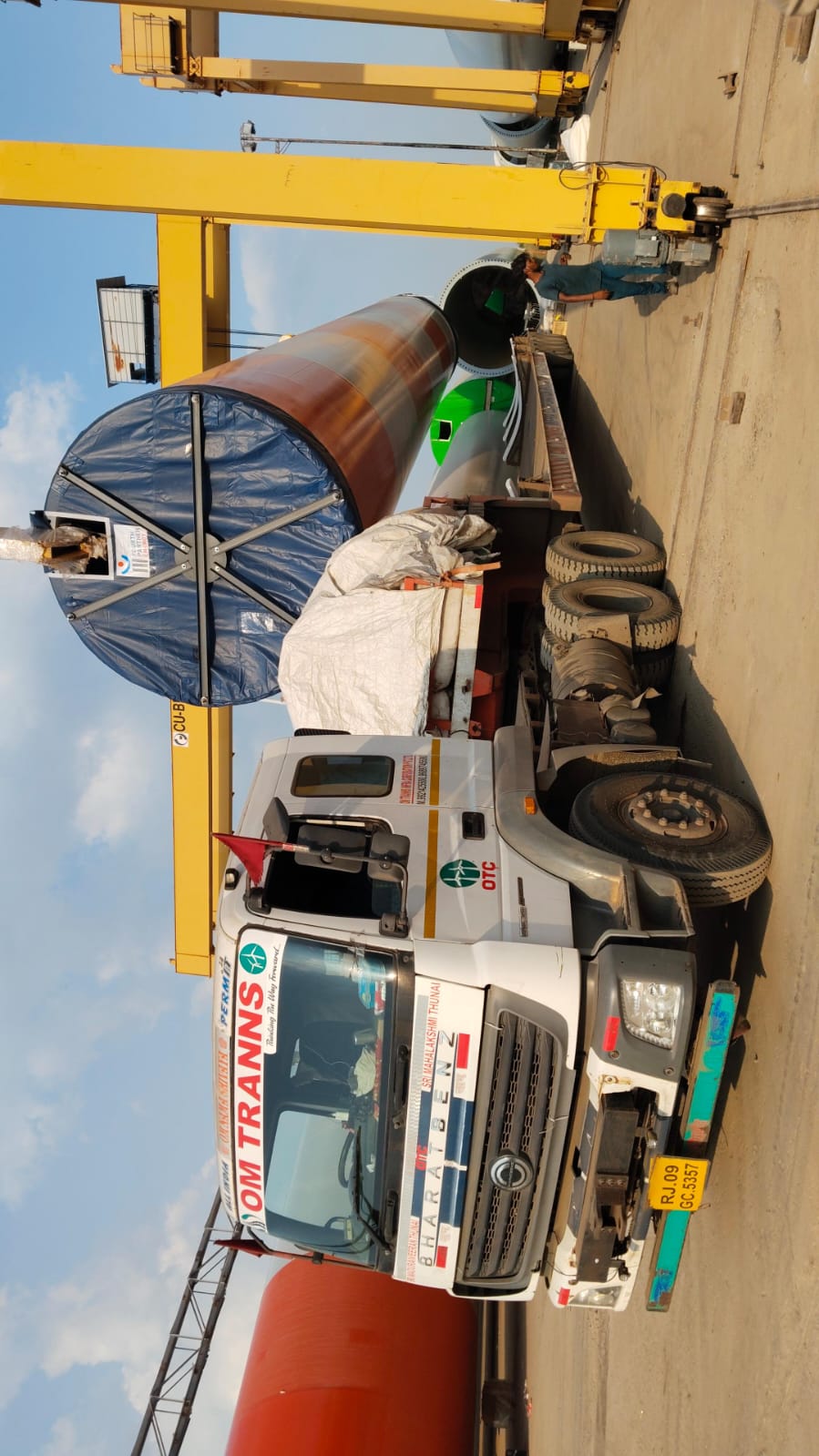 Multimodal logistics - air, sea and road